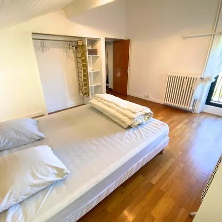 La Matours Apartment