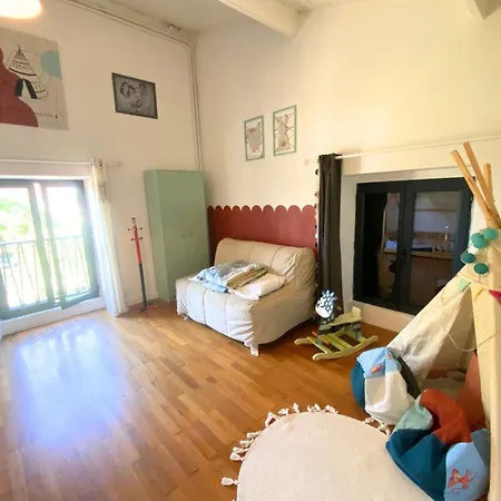 La Matours Apartment